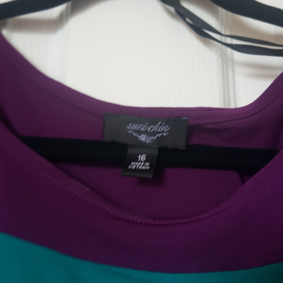 Short Sleeved Dress - Picture 2 of 4